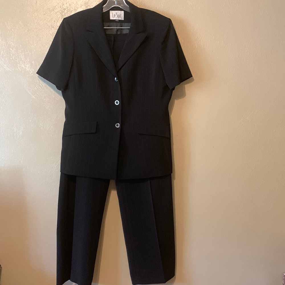 Le Suit size 14 black business career pinstriped pantsuit pockets